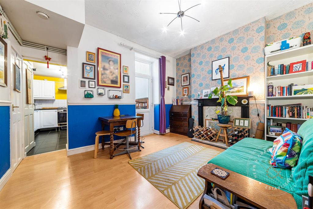 Property photo 2 of 23 Arthur-Street-11.Jpg