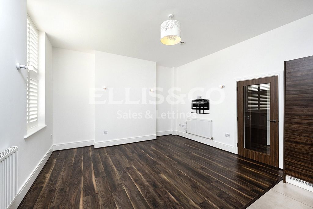 Property photo 3 of 12 Picture No. 13