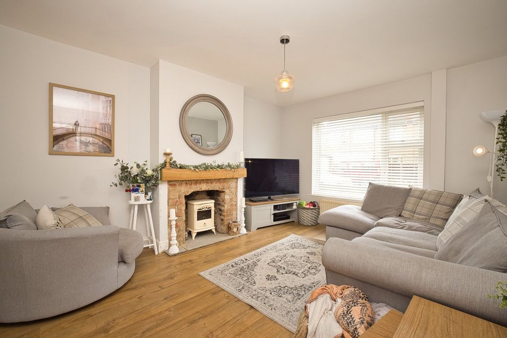 Property photo 2 of 14 Picture 2