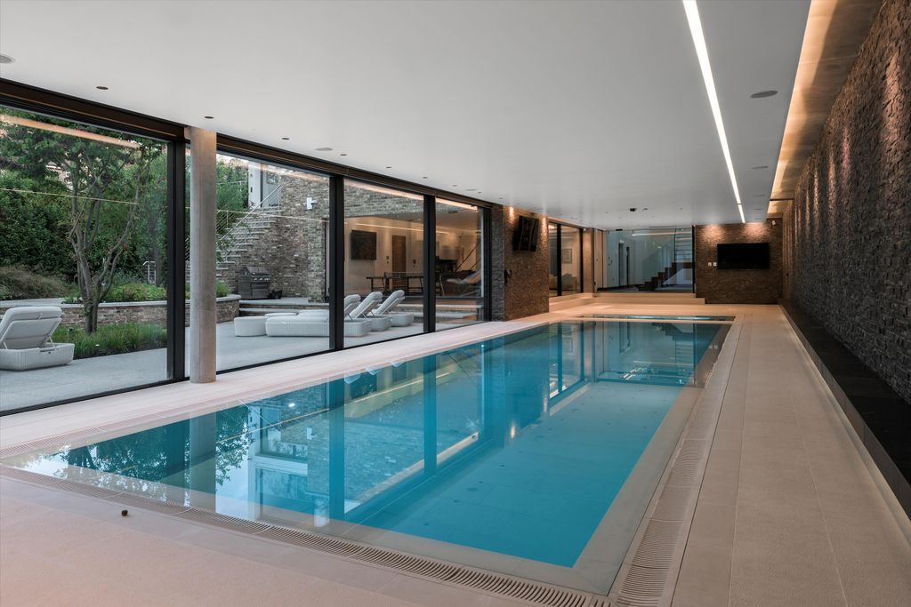 Additional image 15 of 7 bed detached house for saleThe Warren, Radlett, Hertfordshire WD7