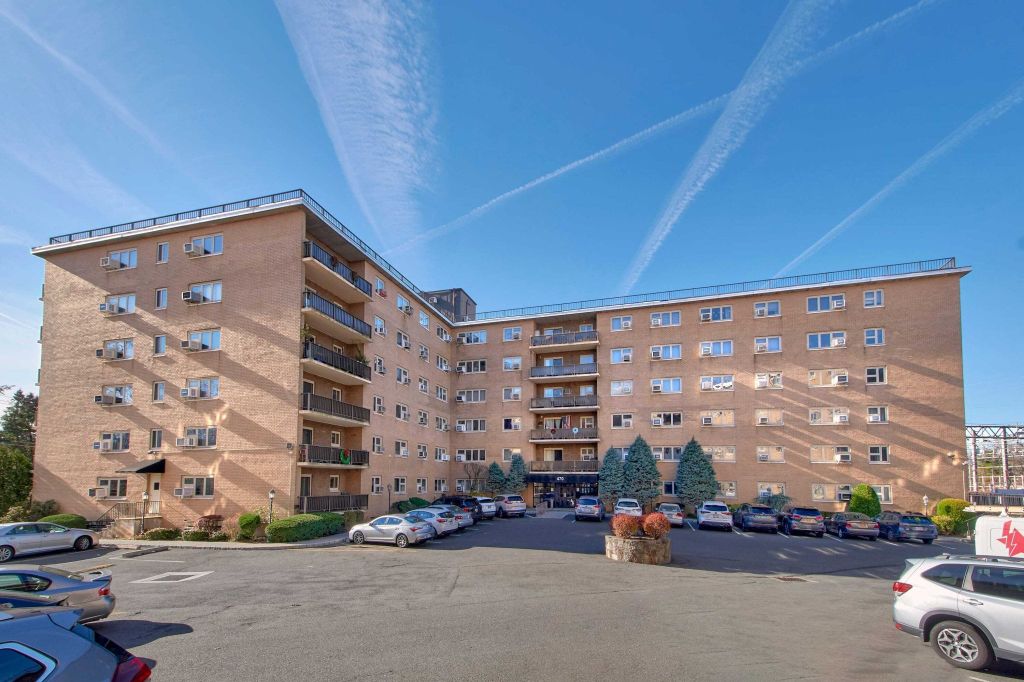 Property photo 1 of 22