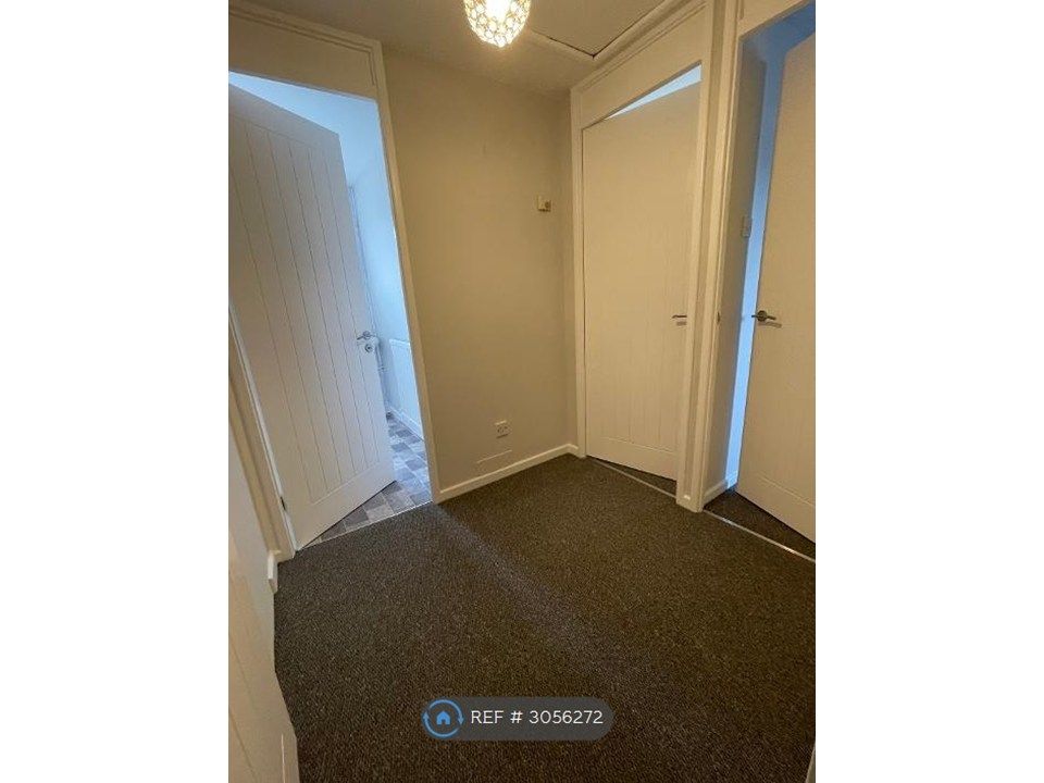 Property photo 3 of 10 Landing