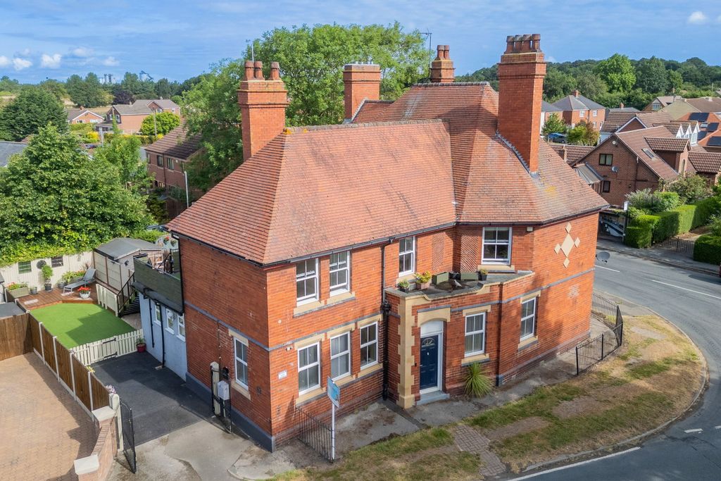 Property photo 1 of 24