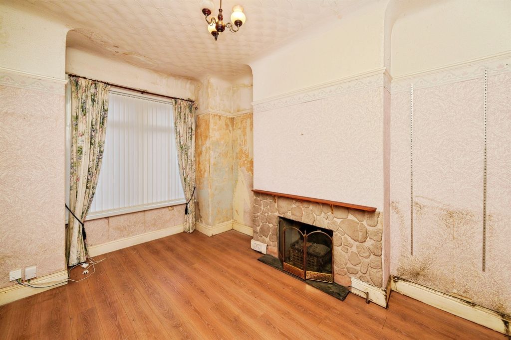 Property photo 2 of 42