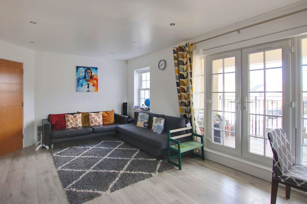 Property photo 3 of 10