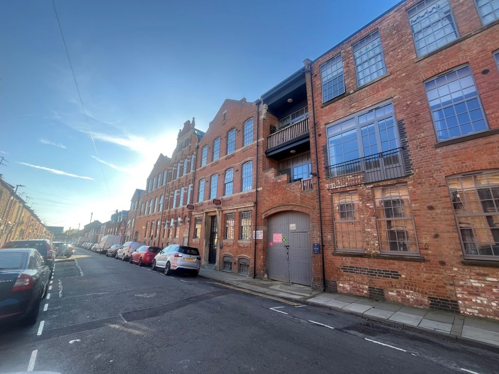 Property photo 1 of 7 Dunster Street