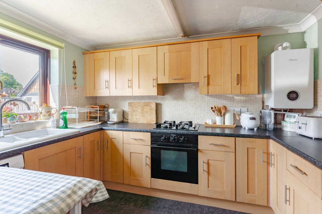 Property photo 3 of 13