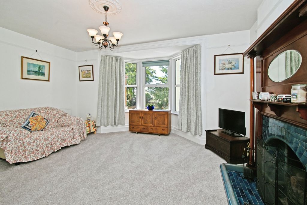 Property photo 3 of 29 Photo