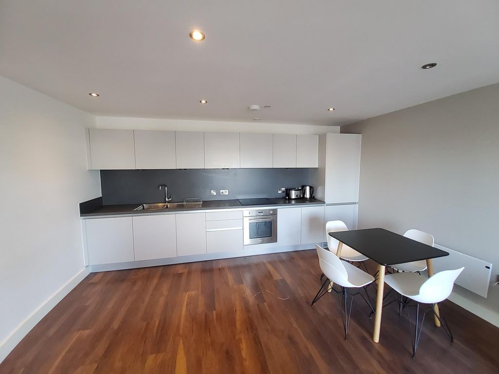 Property photo 3 of 7 (Main)