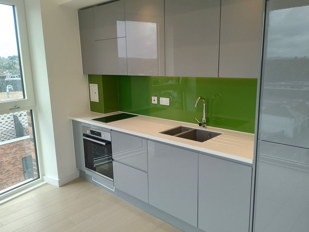 Property photo 3 of 8 Kitchen