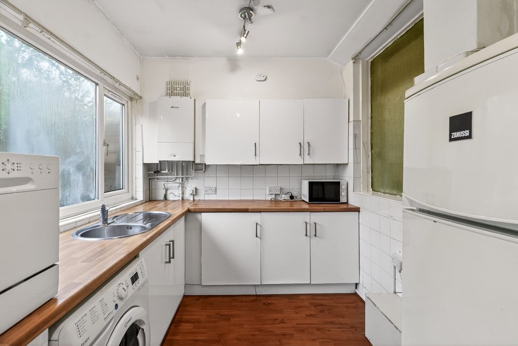 Property photo 2 of 19 Kitchen