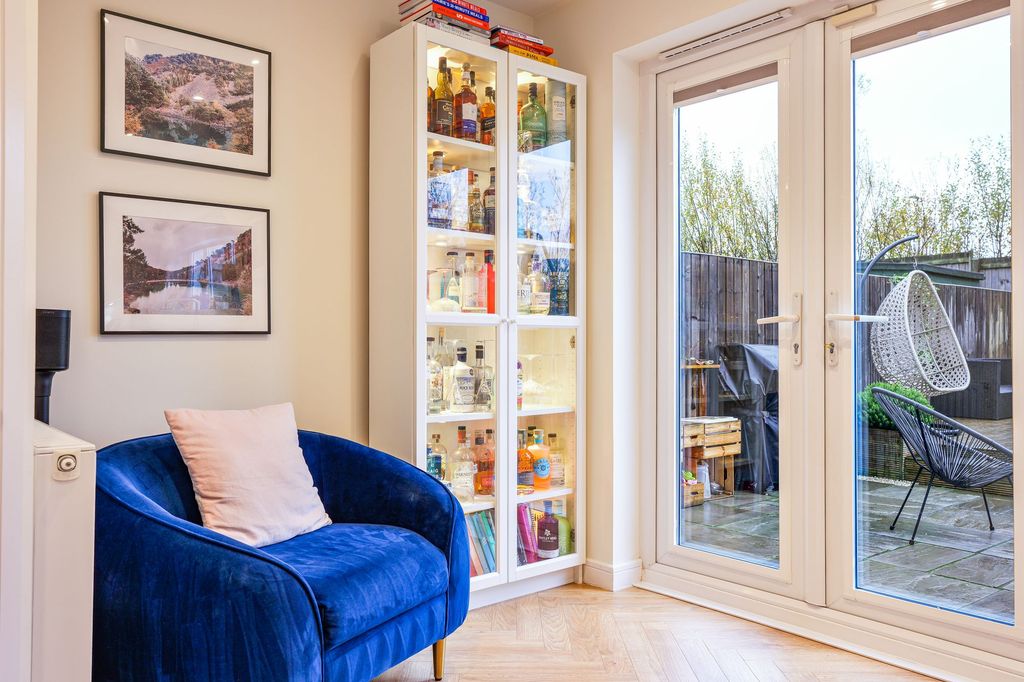 Property photo 3 of 35