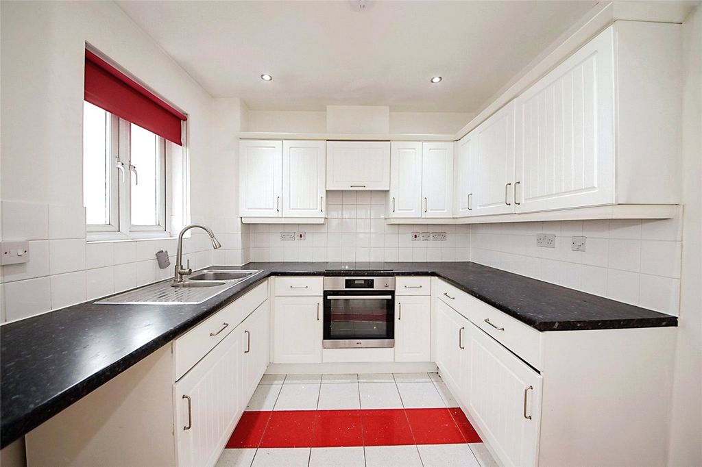 Property photo 2 of 12 Picture No. 16