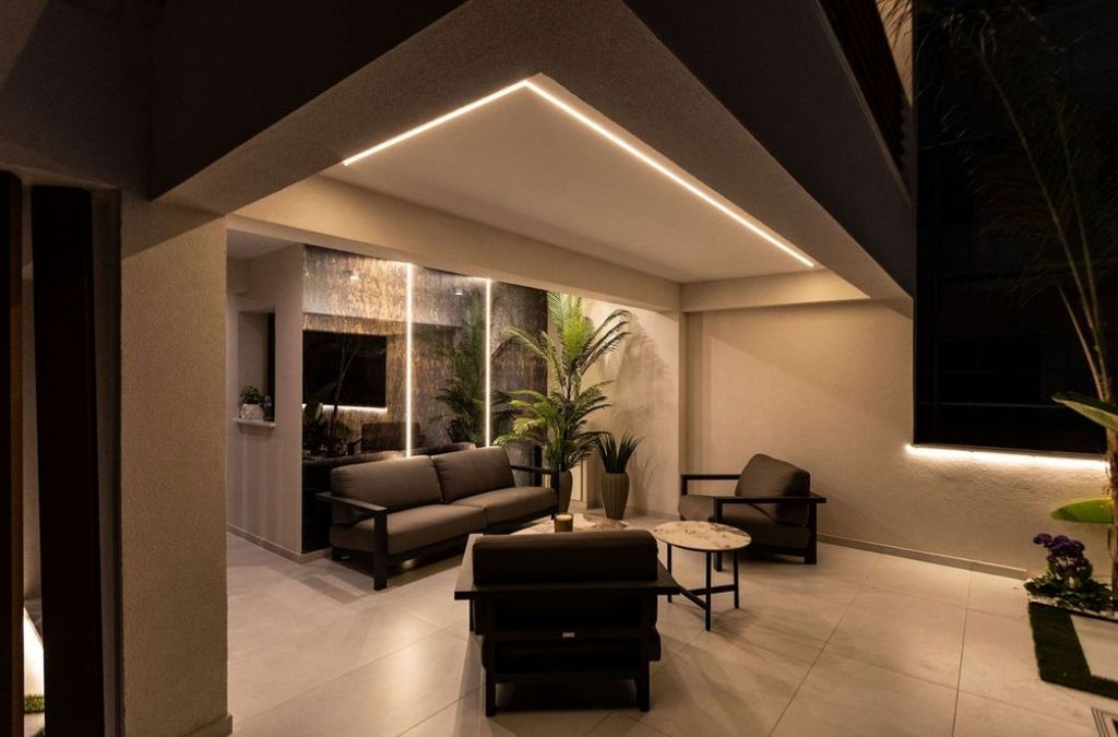 Property photo 2 of 28