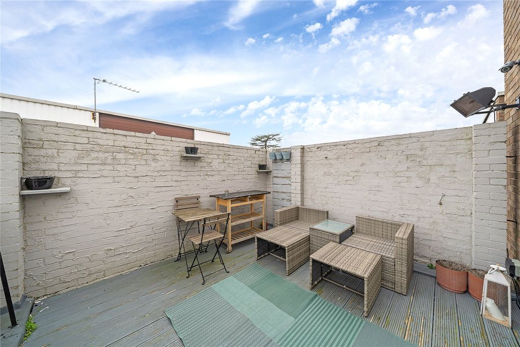 Property photo 3 of 12 Picture No. 18