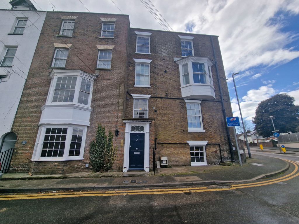 Property photo 1 of 8 Photo 13