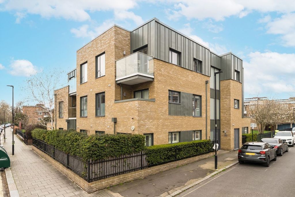 Property photo 1 of 8