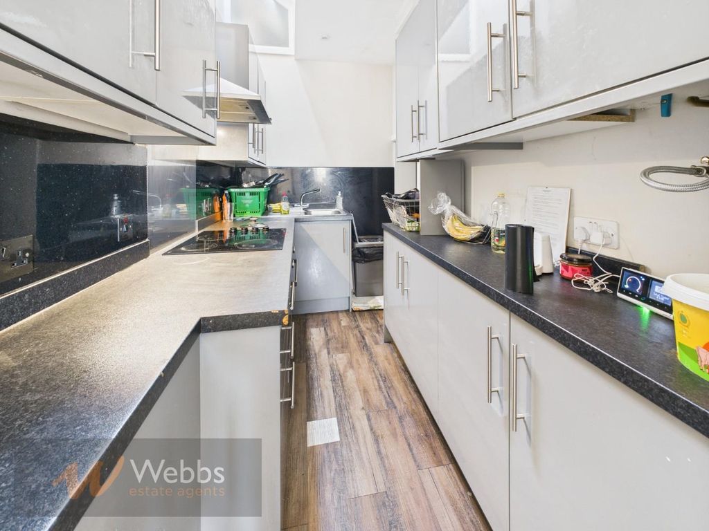 Property photo 2 of 14 Kitchen