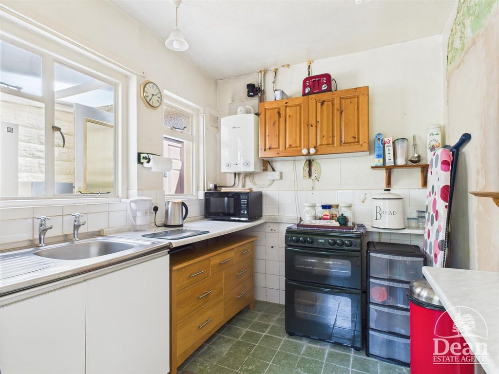 Property photo 3 of 35