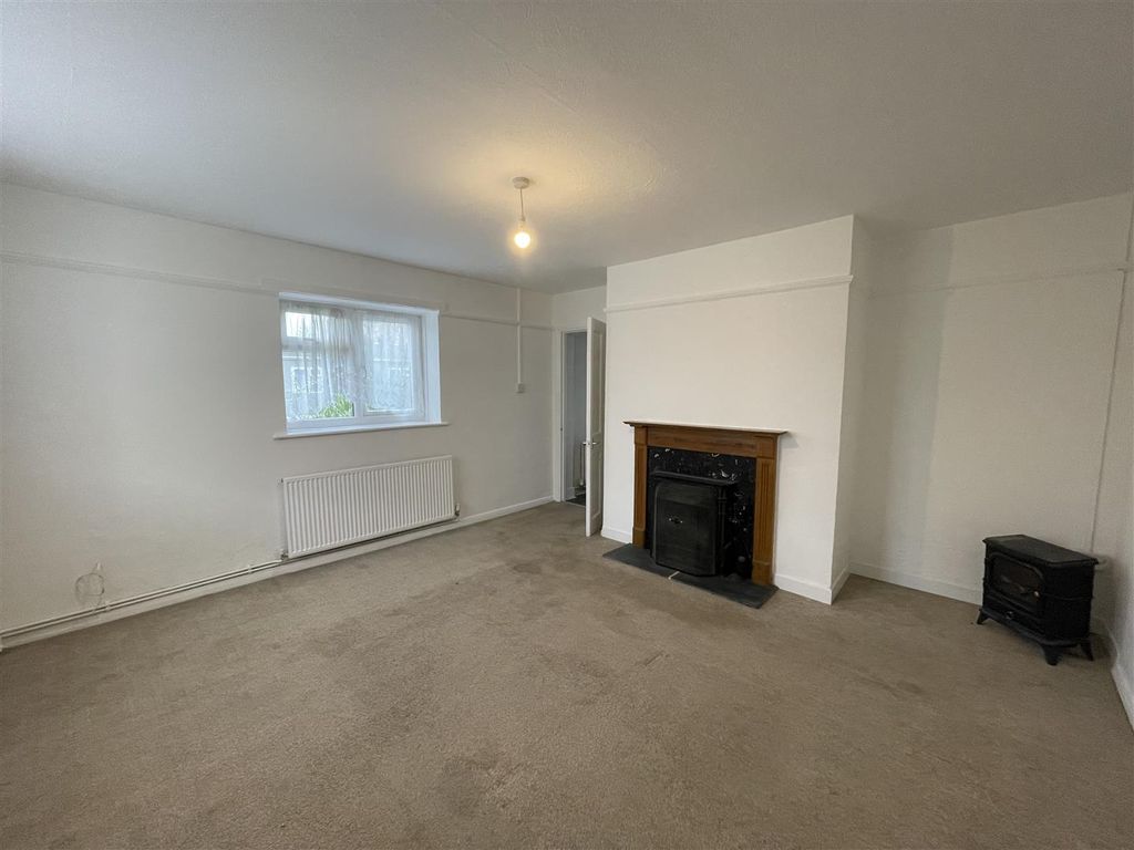 Property photo 3 of 13 Living Room.Jpg
