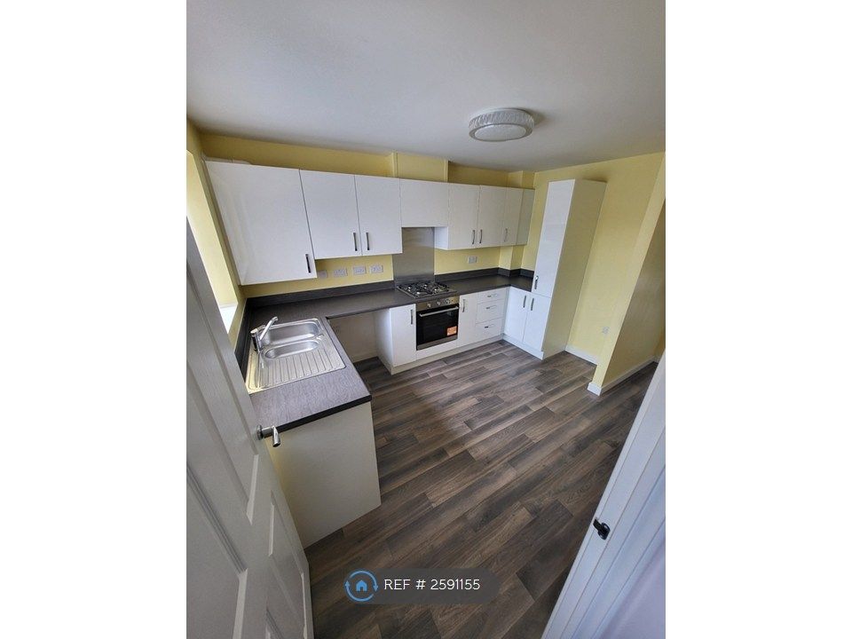 Property photo 3 of 23 Kitchen/Dining Room