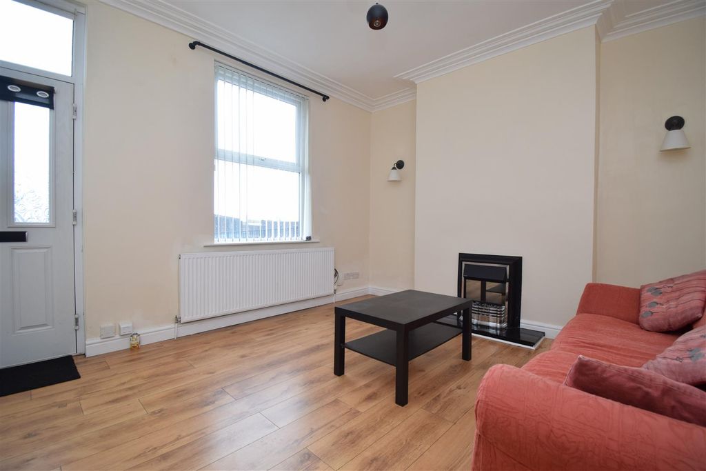 Property photo 3 of 8