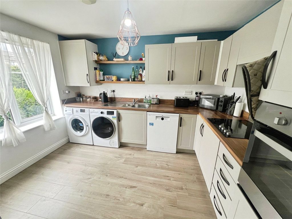 Property photo 2 of 15 Kitchen