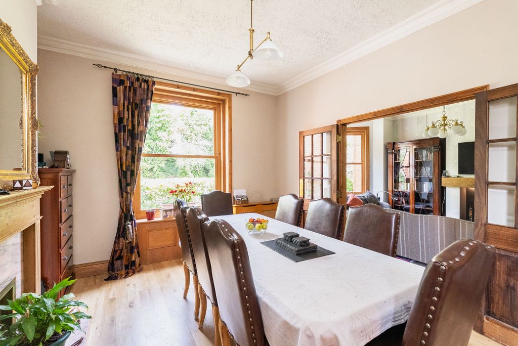 Property photo 3 of 19 Dsc04083