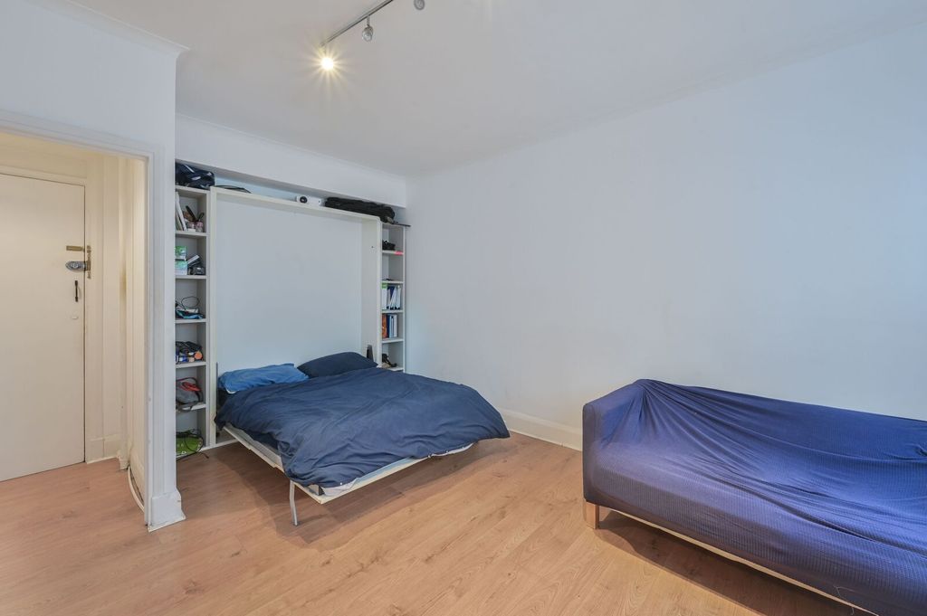 Property photo 1 of 5
