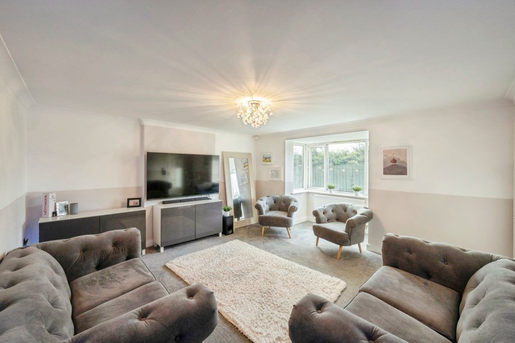 Property photo 3 of 27