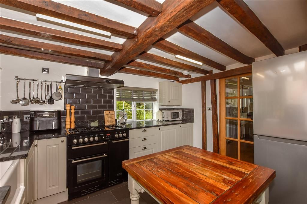 Property photo 2 of 18 Kitchen