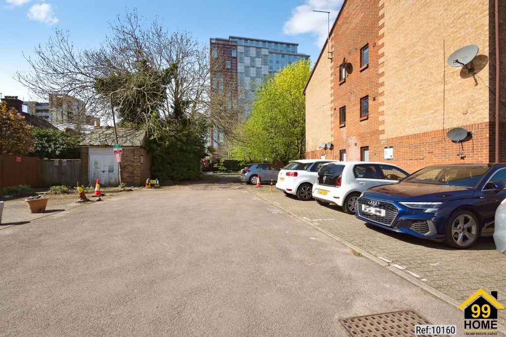 Property photo 2 of 19 Photo 1