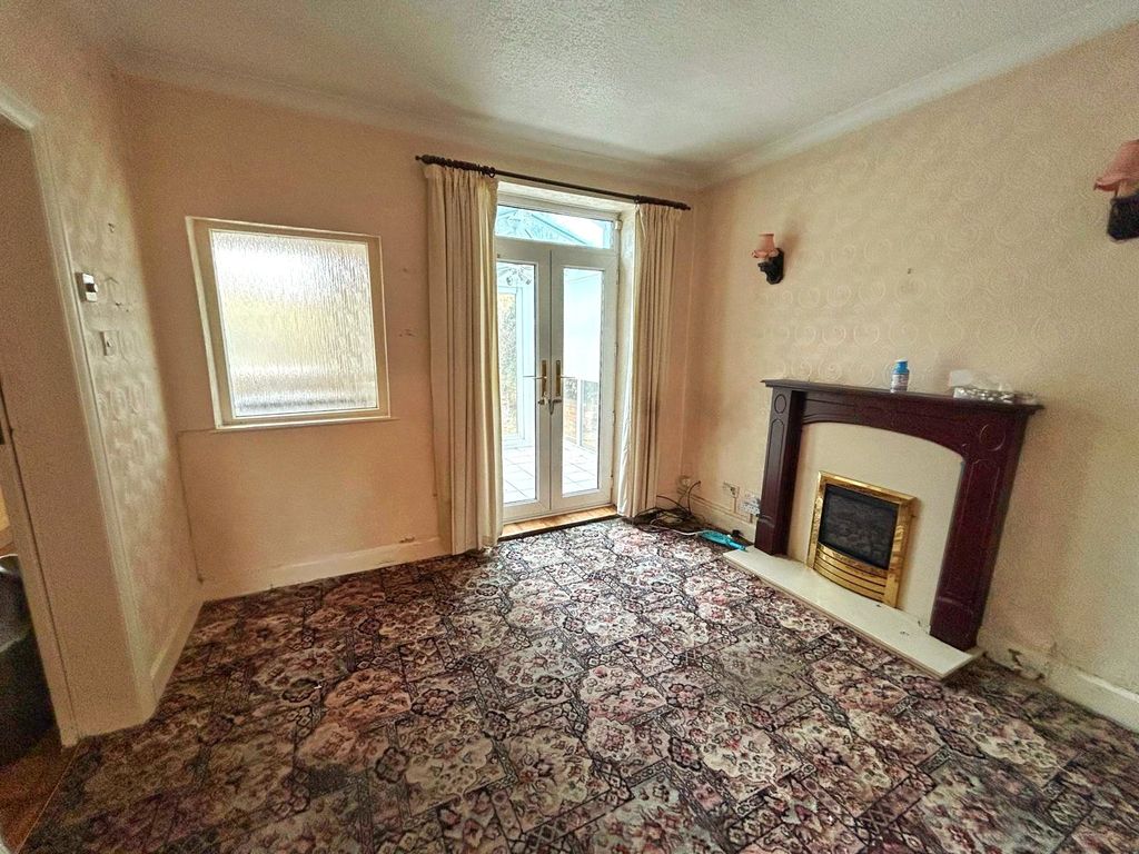 Property photo 3 of 12 Dining Room