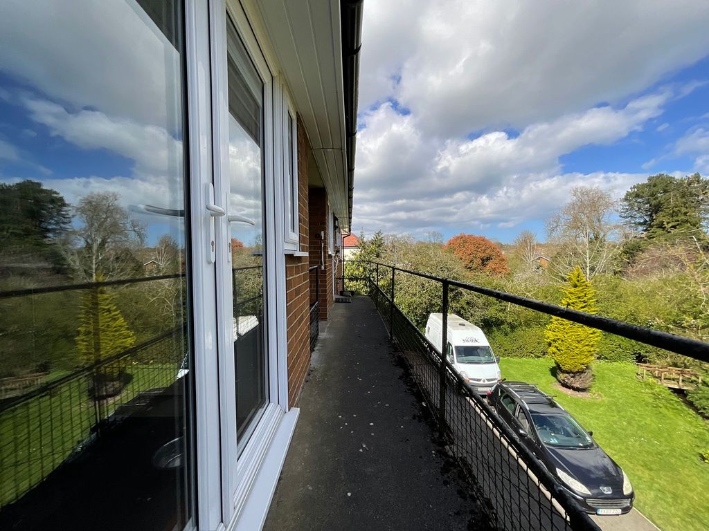 Additional image 16 of 2 bed flat for sale64-70 Hackness Road, Scarborough YO12