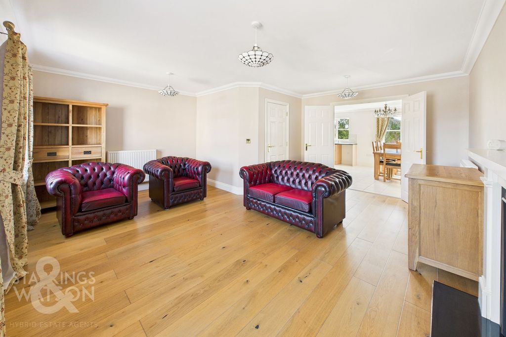 Property photo 2 of 21