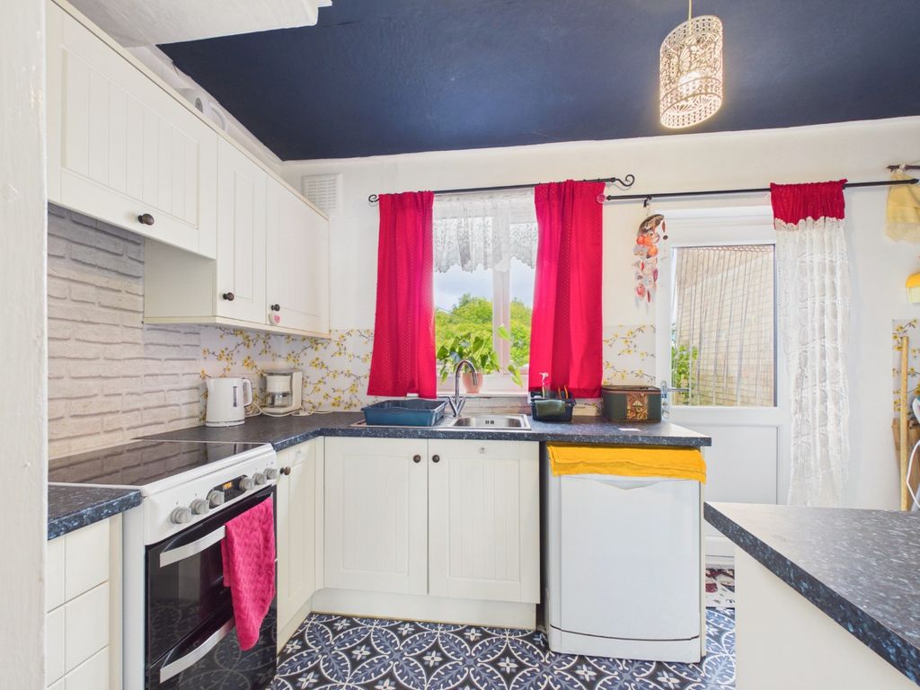Property photo 2 of 10 5017643