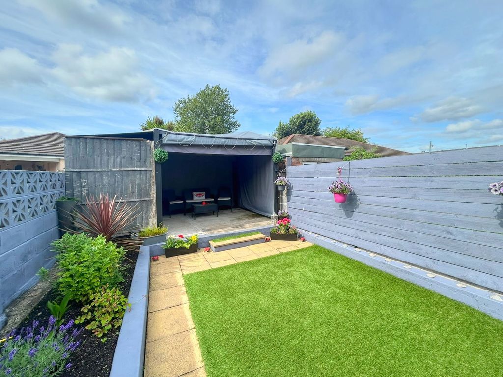 Property photo 2 of 34