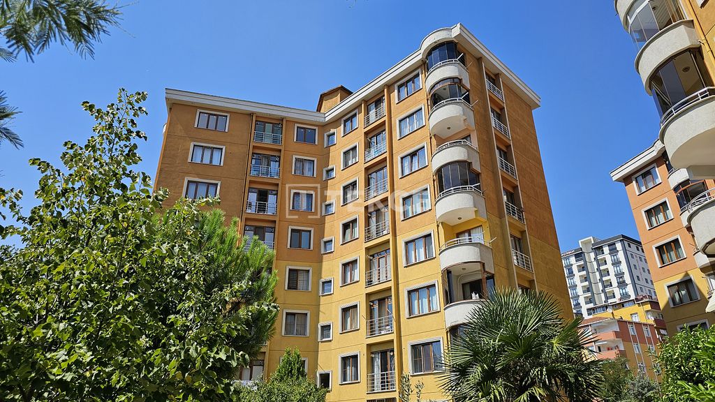 Property photo 2 of 35