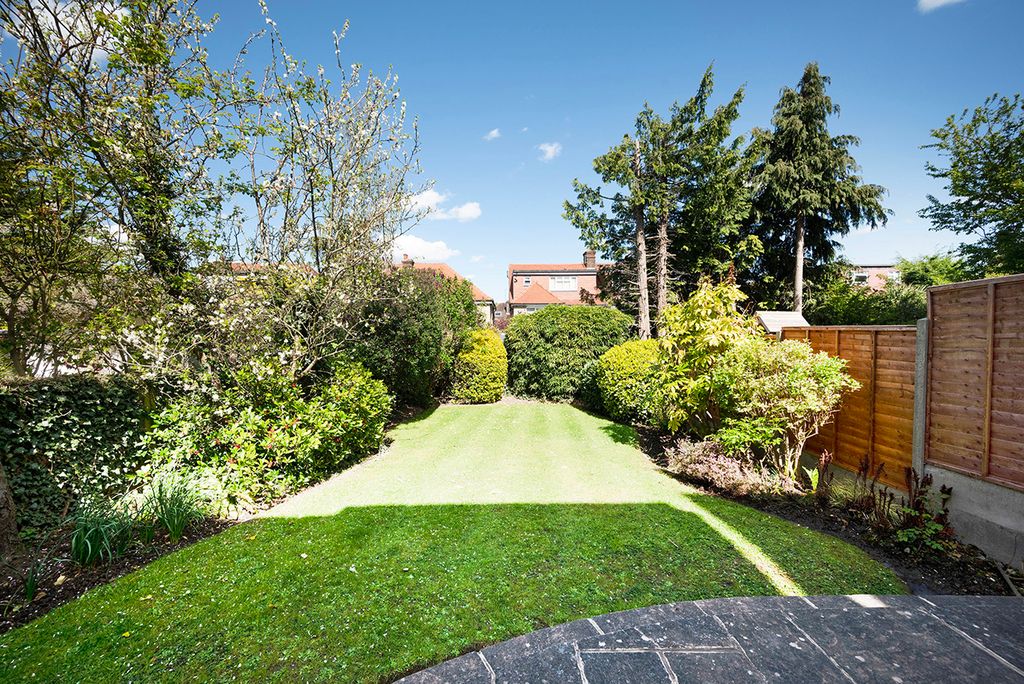 Property photo 2 of 17 Picture No. 28