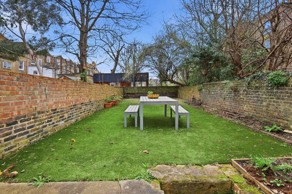 Property photo 3 of 22