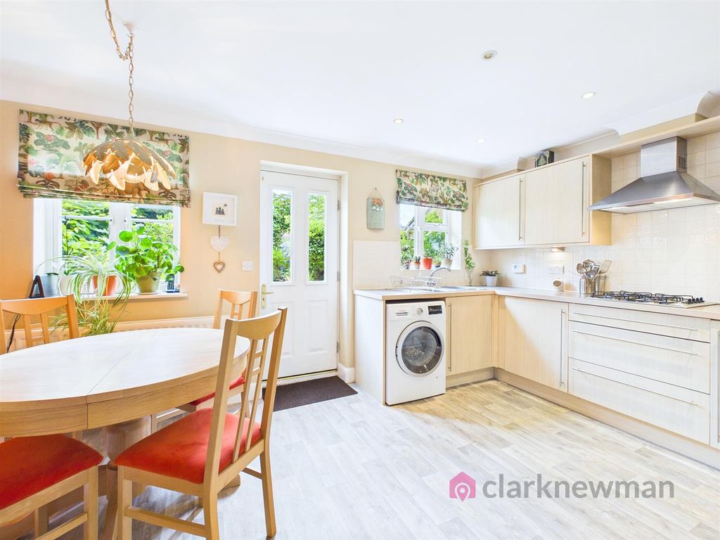 Property photo 3 of 20 Kitchen Diner