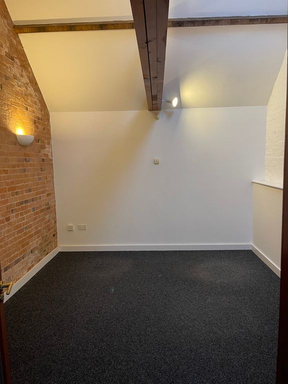 Property photo 3 of 6 Photo 16