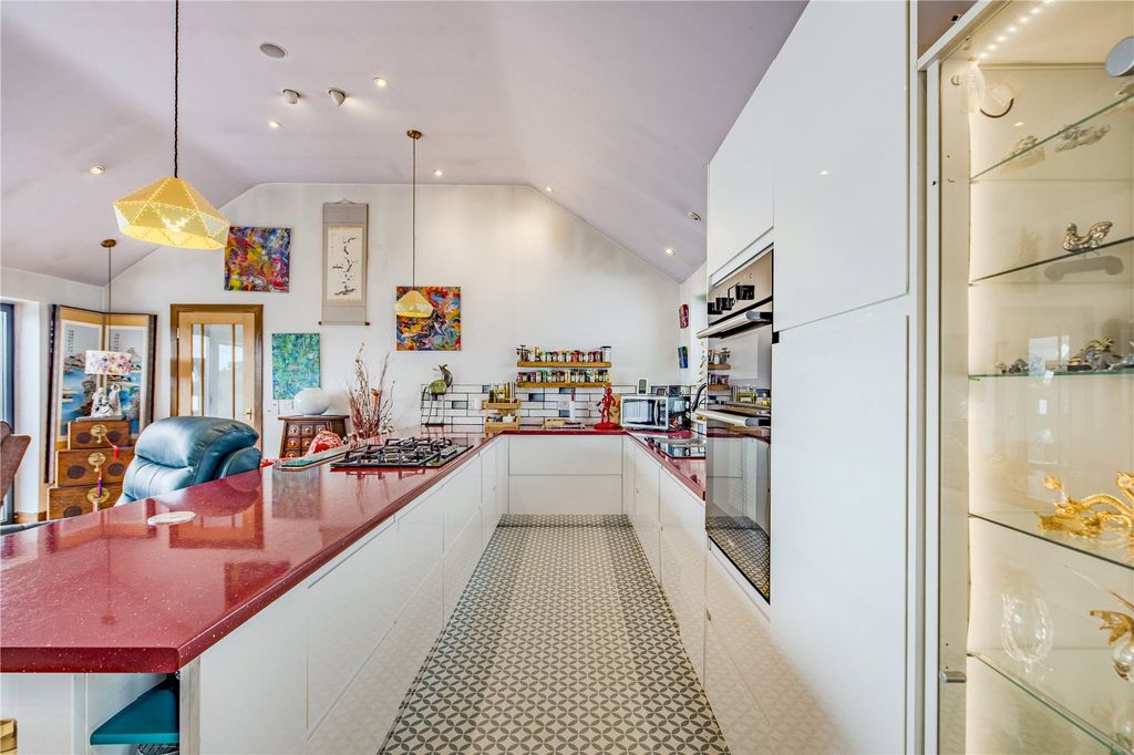 Property photo 3 of 25 Picture No. 42