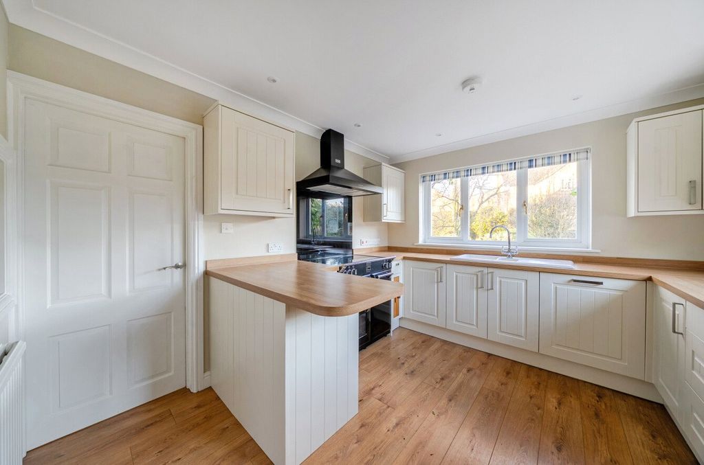 Property photo 2 of 18 Kitchen