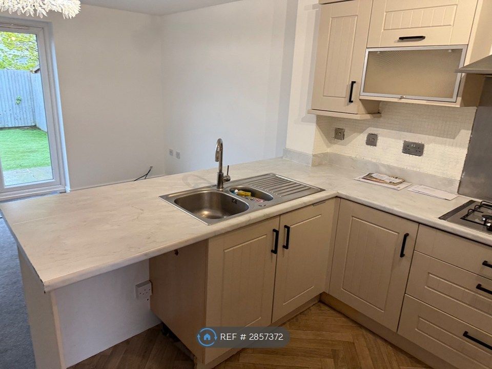 Property photo 3 of 35