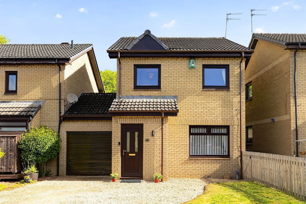 Property photo 1 of 18