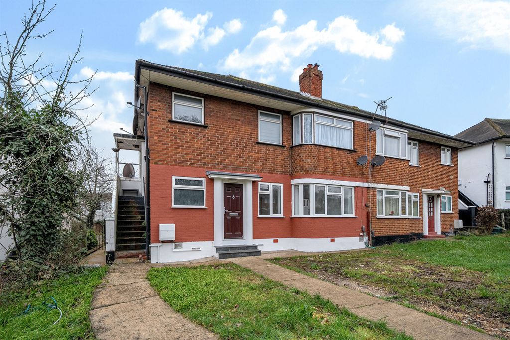 Property photo 1 of 9