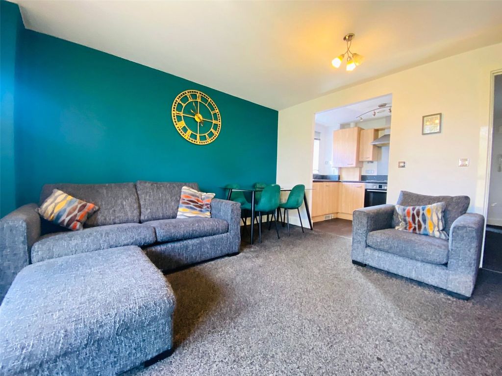 Property photo 2 of 8 Picture No. 11