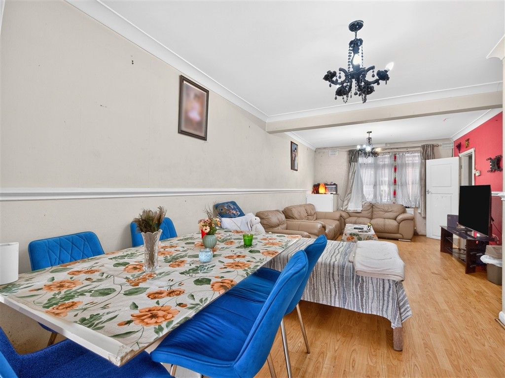 Property photo 2 of 16 Lounge/Dining Area