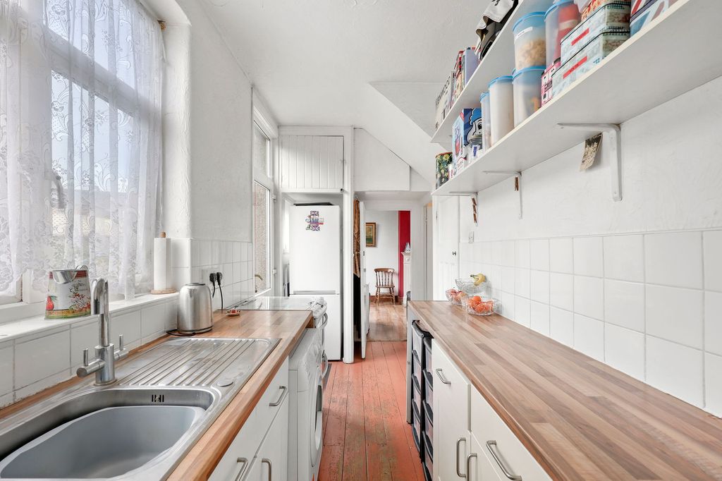 Property photo 3 of 23